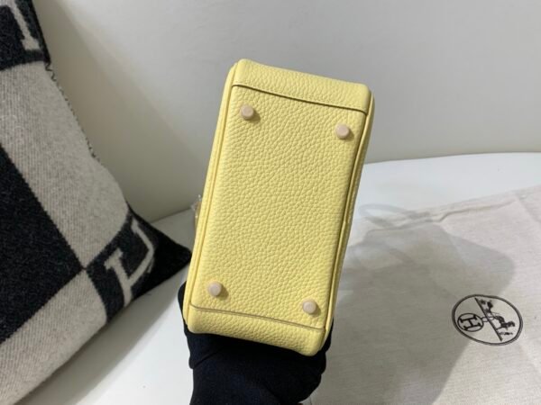 Lindy Price 19CM 1Z Jaune Poussin Togo Leather Gold Hardware