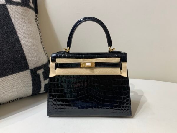 International Express 89 Nior Kelly 25CM Niloticus Leather Gold Hardware