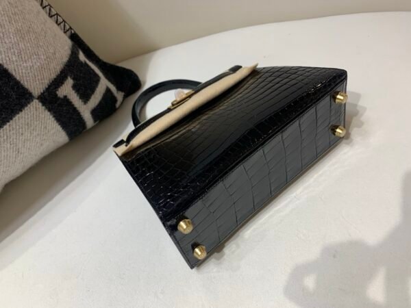 International Express 89 Nior Kelly 25CM Niloticus Leather Gold Hardware