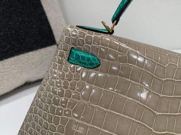 Kelly 28CM New Arrival 81 Gris Tourterelle 6Q Vert Emeraude Porosus Leather GHW