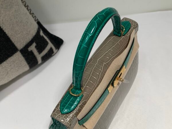 Kelly 28CM New Arrival 81 Gris Tourterelle 6Q Vert Emeraude Porosus Leather GHW