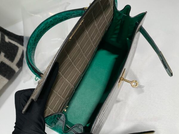 Kelly 28CM New Arrival 81 Gris Tourterelle 6Q Vert Emeraude Porosus Leather GHW