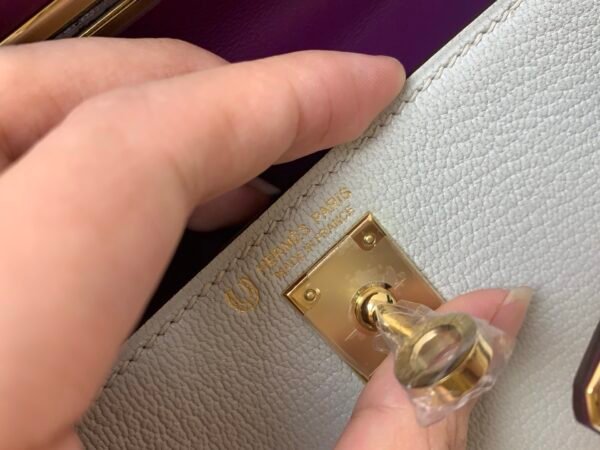 Mini Kelly 19CM 80 Gris Perle P9 Anemone Champagne Gold Buckle