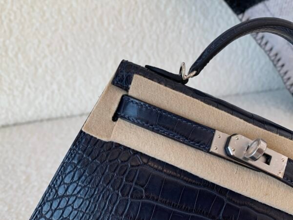France custom made Mini Kelly 19CM 76 Bleu Indigo Alligator Leather SHW