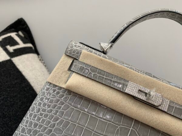 Kelly 28CM 0V Gris Ciment Porosus Leather Diamond clasp Global shipping