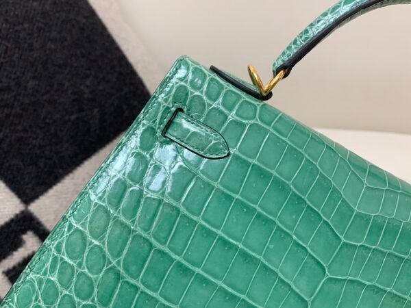 Custom Made Kelly 25cm O6 Vert Jade Shiny Niloticus Leather Gold Hardware