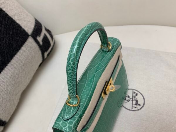Custom Made Kelly 25cm O6 Vert Jade Shiny Niloticus Leather Gold Hardware