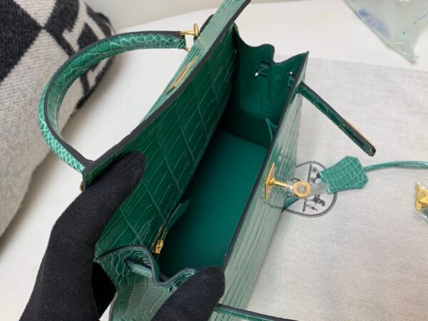 Custom Made Kelly 25cm O6 Vert Jade Shiny Niloticus Leather Gold Hardware